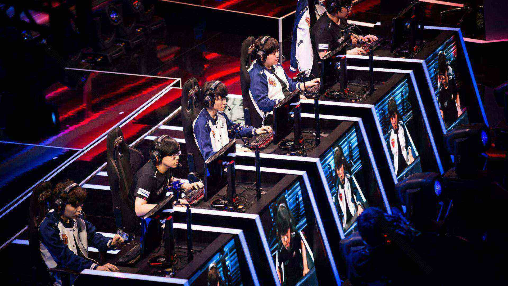 很久以前玩過LOL直播都需要辦理這個(gè)資質(zhì).jpg