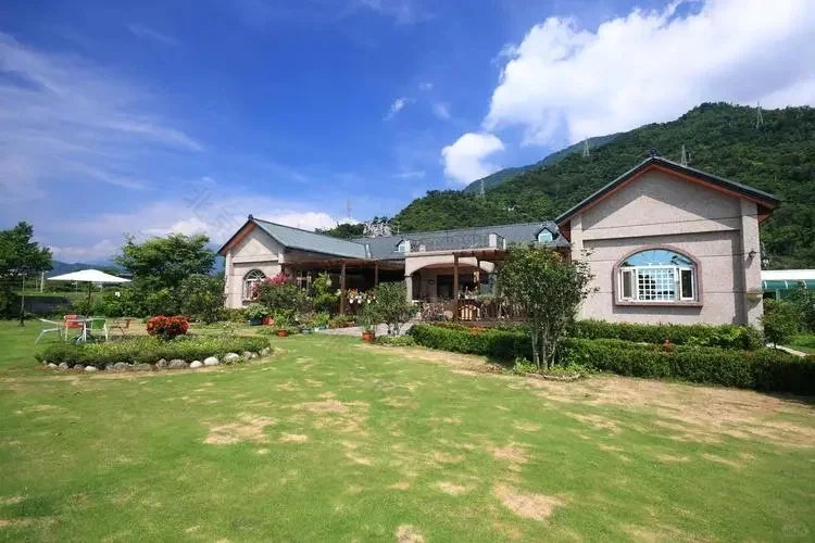 環(huán)境優(yōu)美的鄉(xiāng)村民宿.jpg