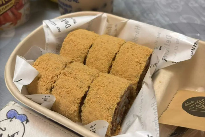 驢打滾黏黏軟軟的甜點(diǎn)非常好吃，我是非常愛(ài)吃.jpg