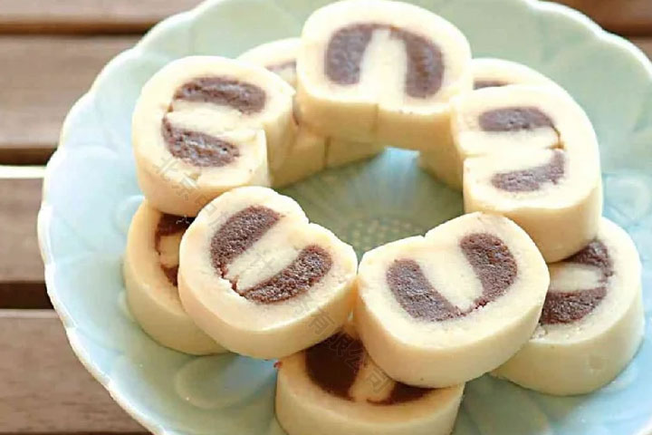 這個(gè)蕓豆卷吃起來(lái)非常好吃，軟糯香甜，來(lái)了一定要嘗嘗.jpg