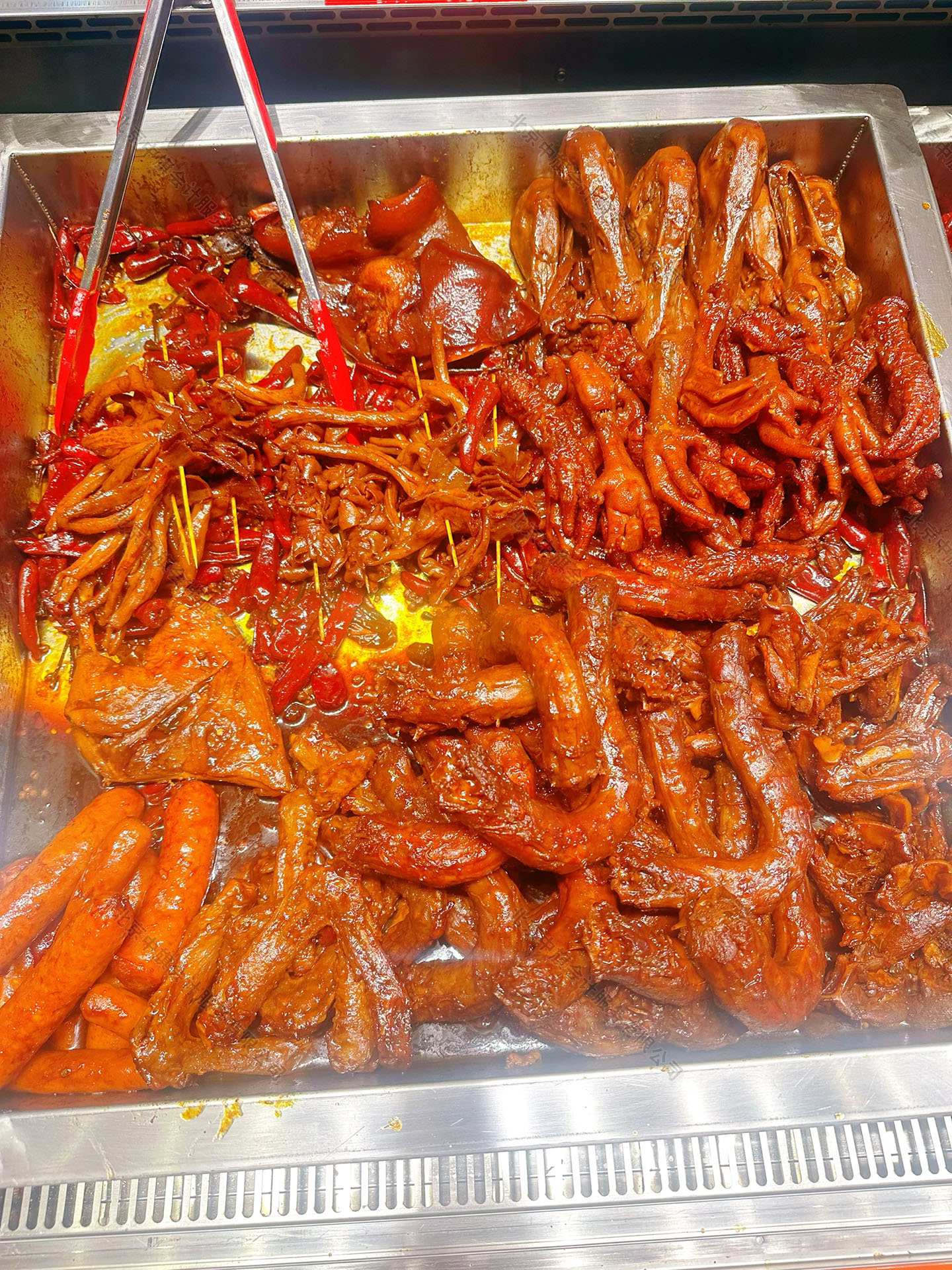 我們家小區(qū)樓下新開(kāi)了一家鹵味，價(jià)格不貴而且也非常好吃.jpg