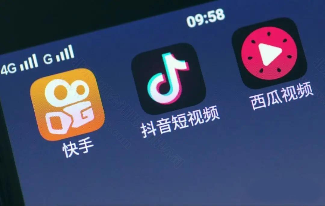 近年短視頻火爆所以視頻剪輯行業(yè)也是非常不錯的.jpg