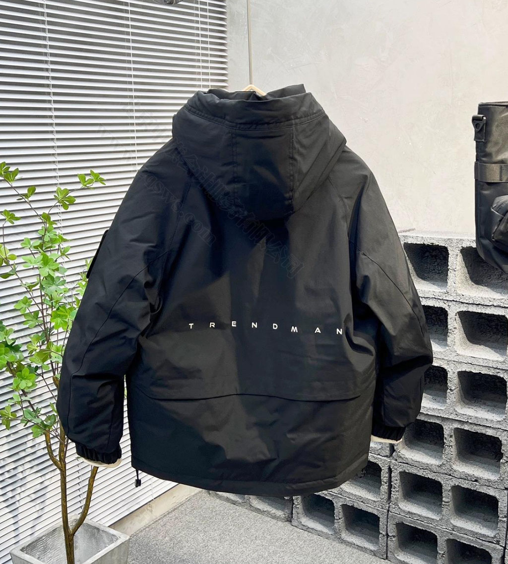 在網(wǎng)上看到的羽絨服.jpg