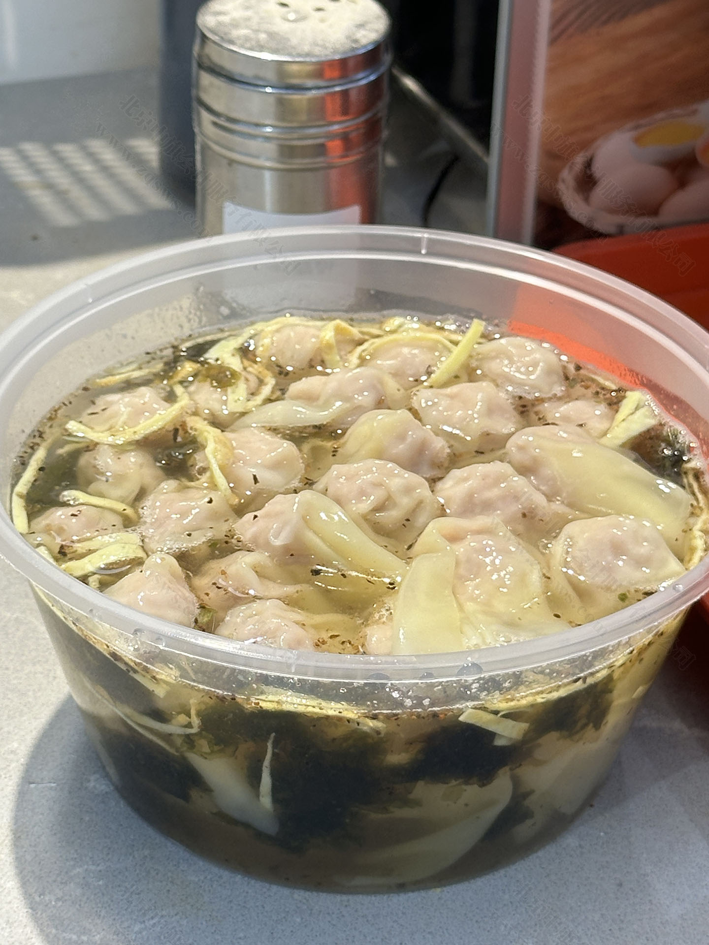 剛出鍋的餛飩.jpg