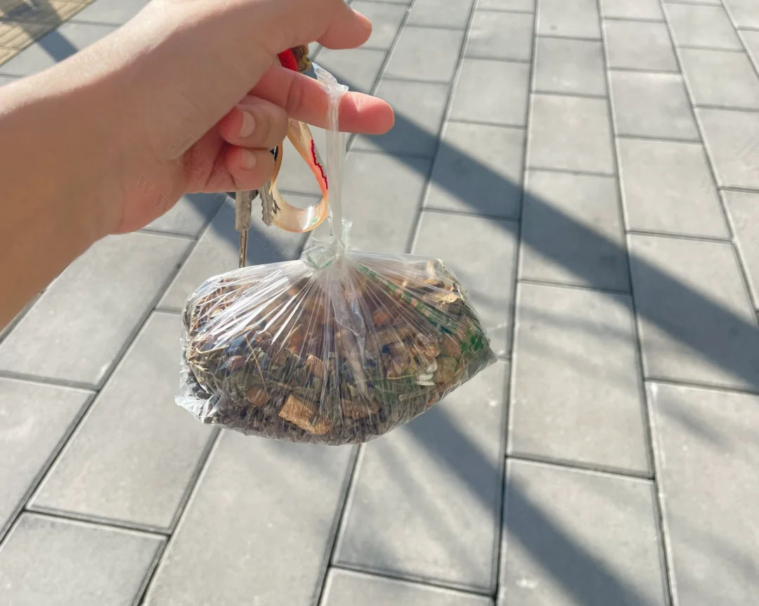 剛在樓下買了一丟丟中藥.jpg