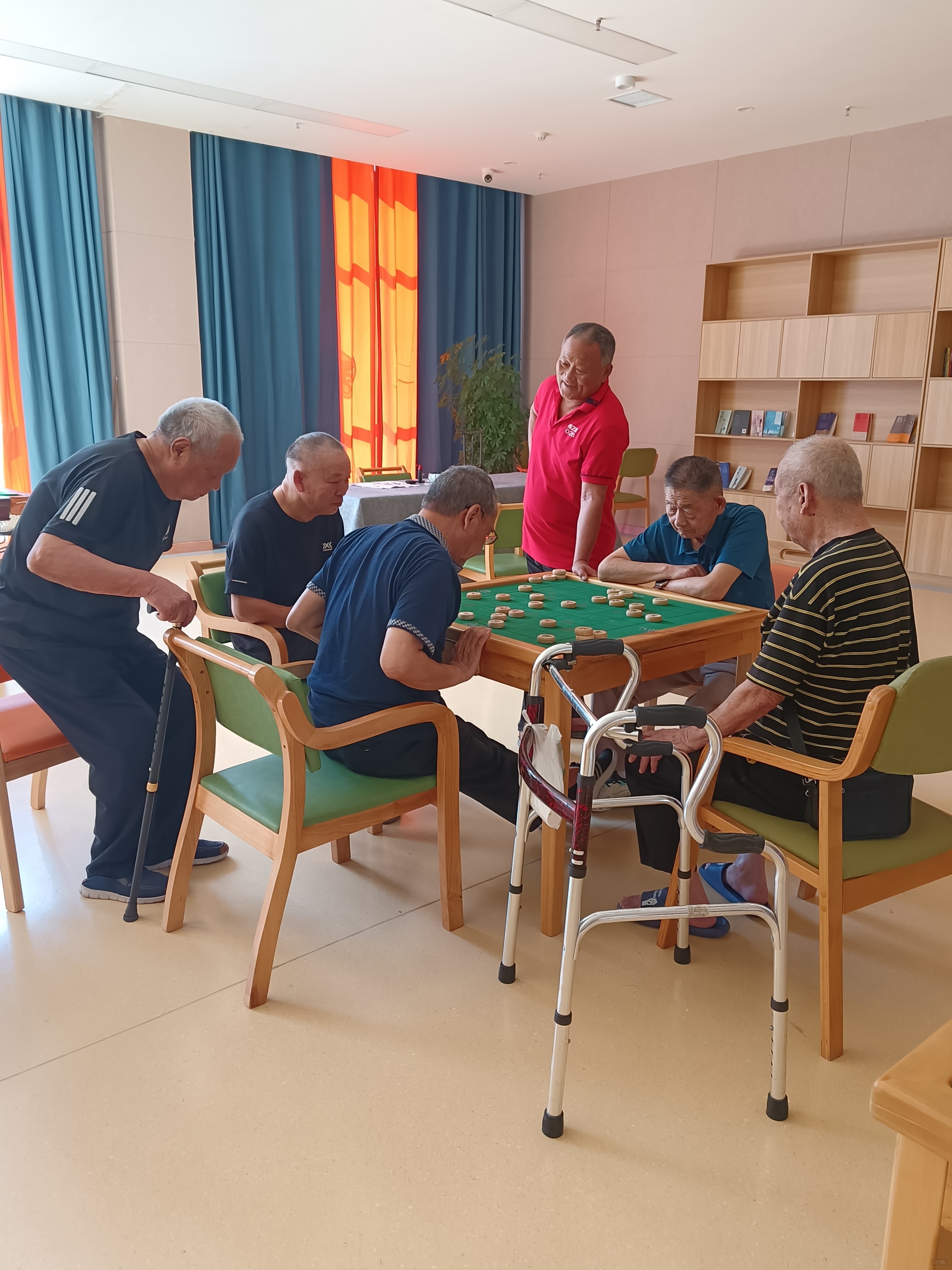 正在下象棋的叔叔們.jpg
