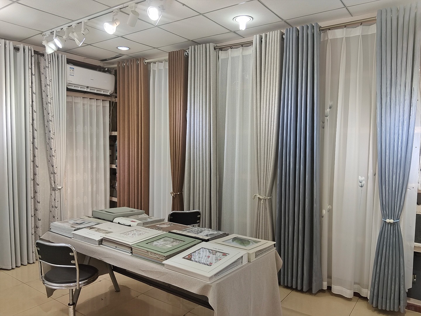 窗紗展示間